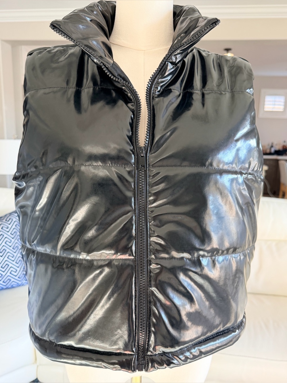 Who's That Girl Women's Medium Black Glossy Puffer Vest High Collar Y2K